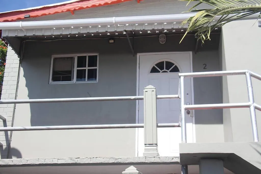 Ladville Apartment Near Kingstown #2